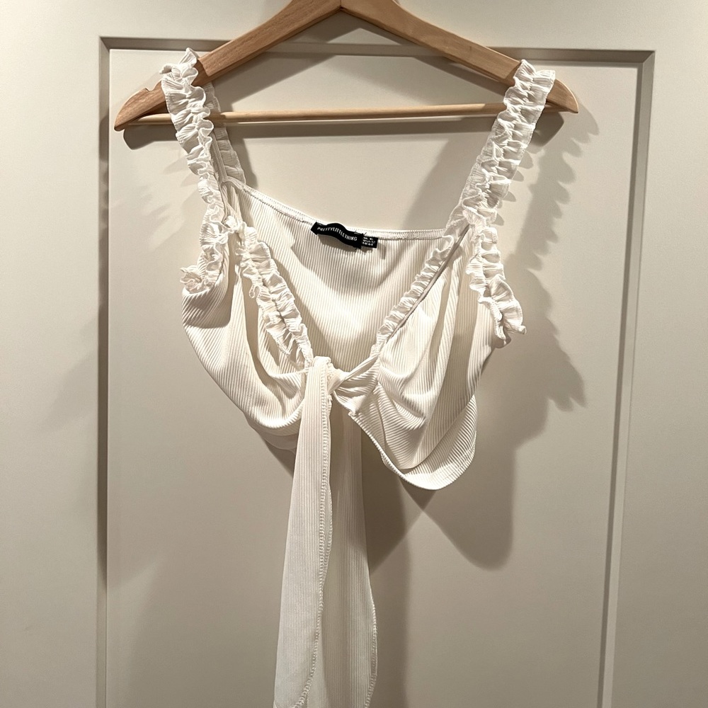 PrettyLittleThing White Ruffle Tie Front Crop Top - Picture 2 of 4